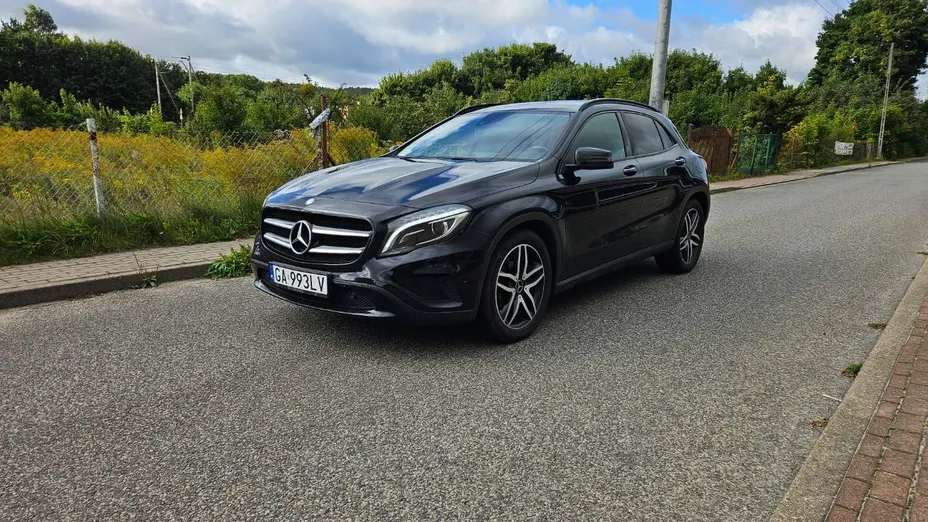 MERCEDES-BENZ GLA -