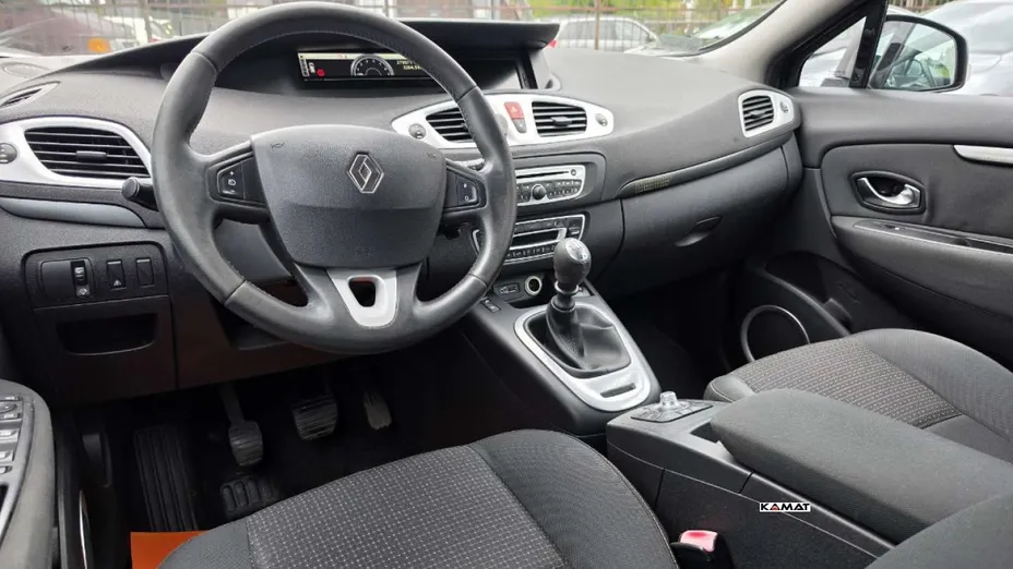 RENAULT Grand Scenic -