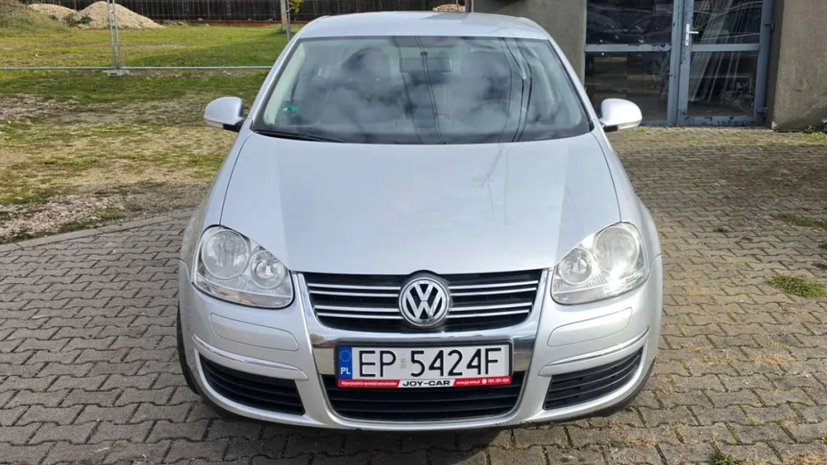 VOLKSWAGEN Jetta -