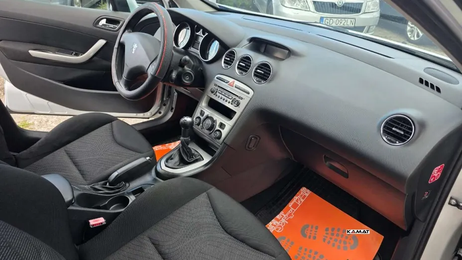 PEUGEOT 308 -