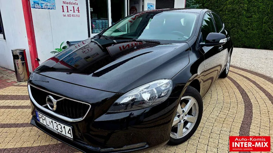 VOLVO V40 -