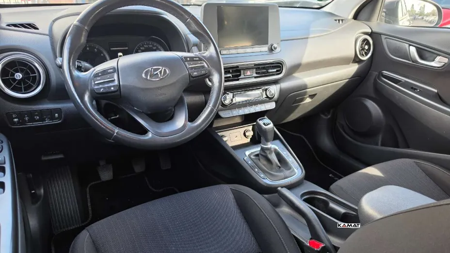HYUNDAI Kona -