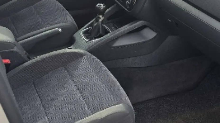 VOLKSWAGEN Jetta -
