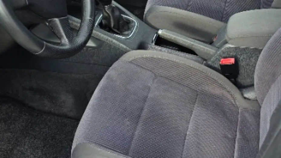VOLKSWAGEN Jetta -