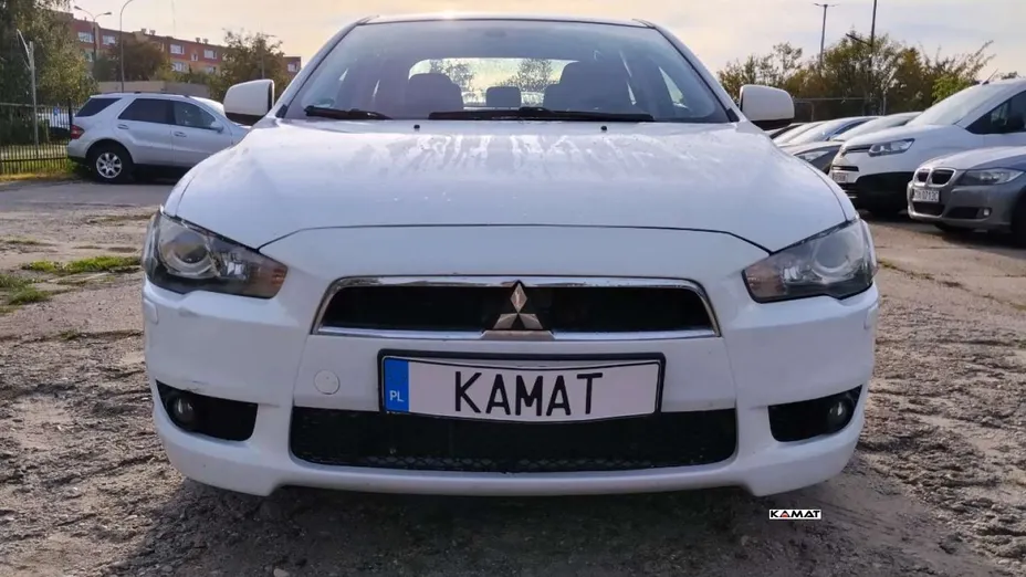 MITSUBISHI Lancer -
