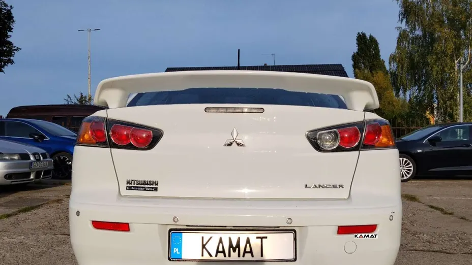 MITSUBISHI Lancer -