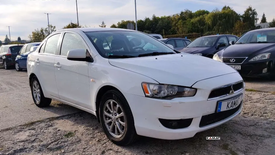 MITSUBISHI Lancer -