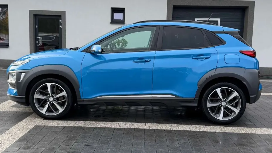HYUNDAI Kona -