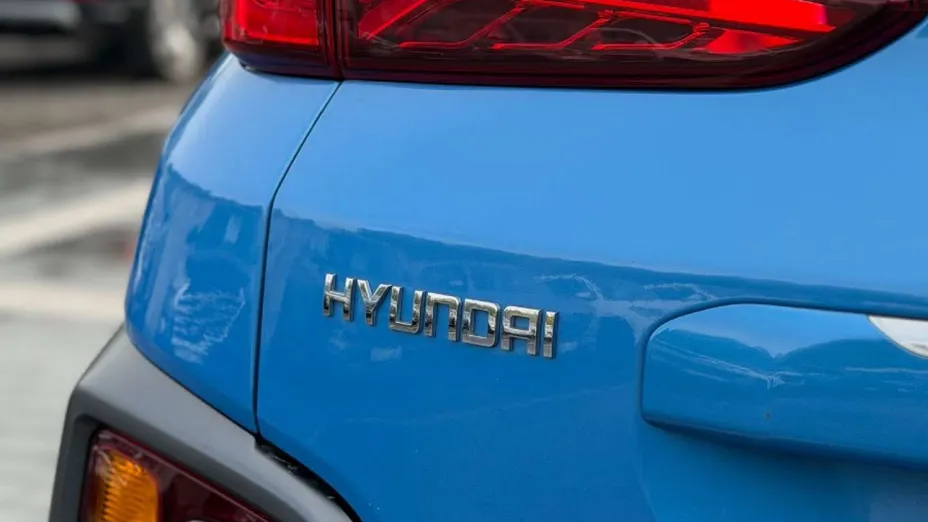 HYUNDAI Kona -