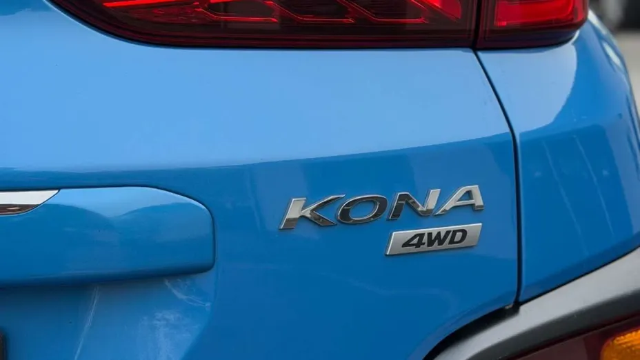 HYUNDAI Kona -