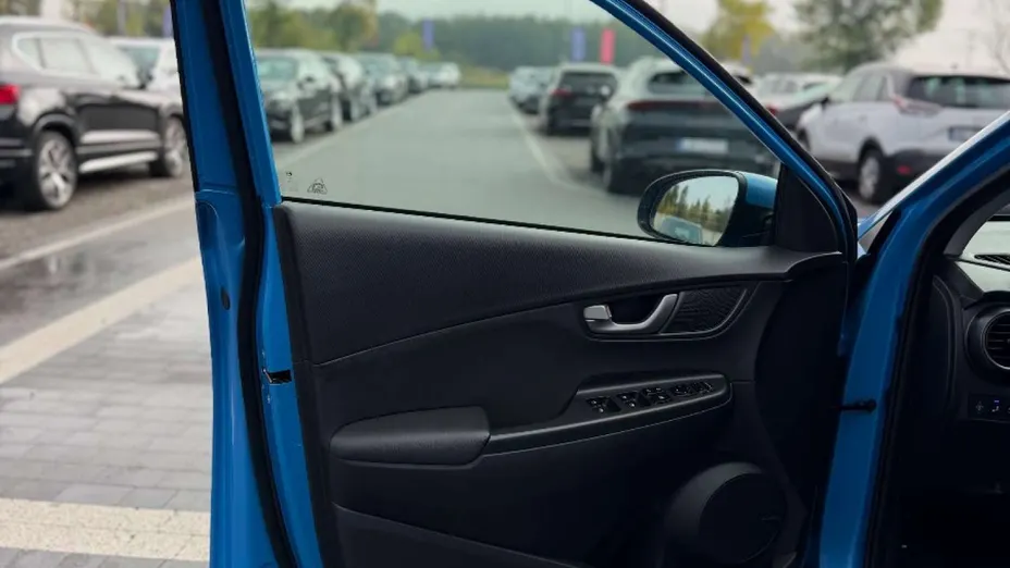 HYUNDAI Kona -