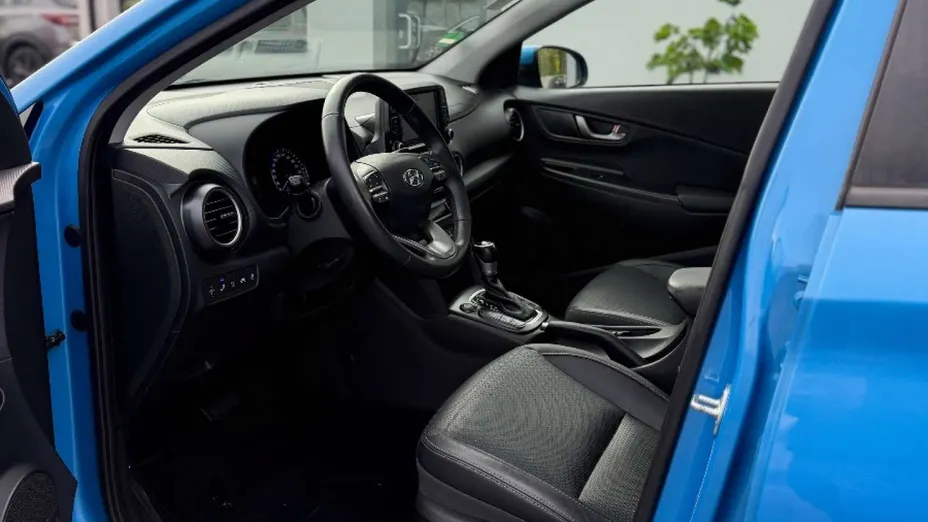 HYUNDAI Kona -