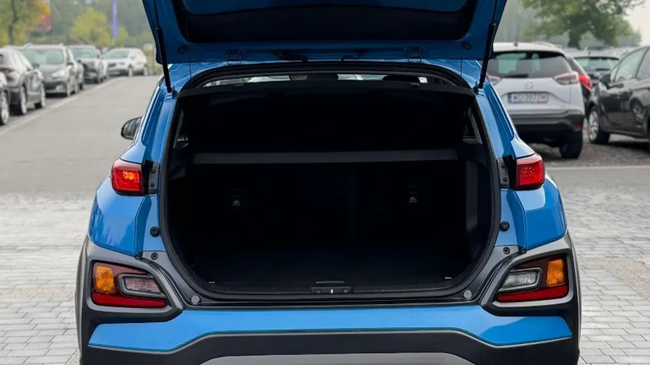 HYUNDAI Kona -