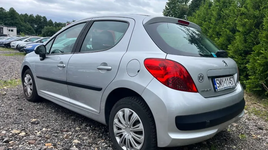 PEUGEOT 207 -