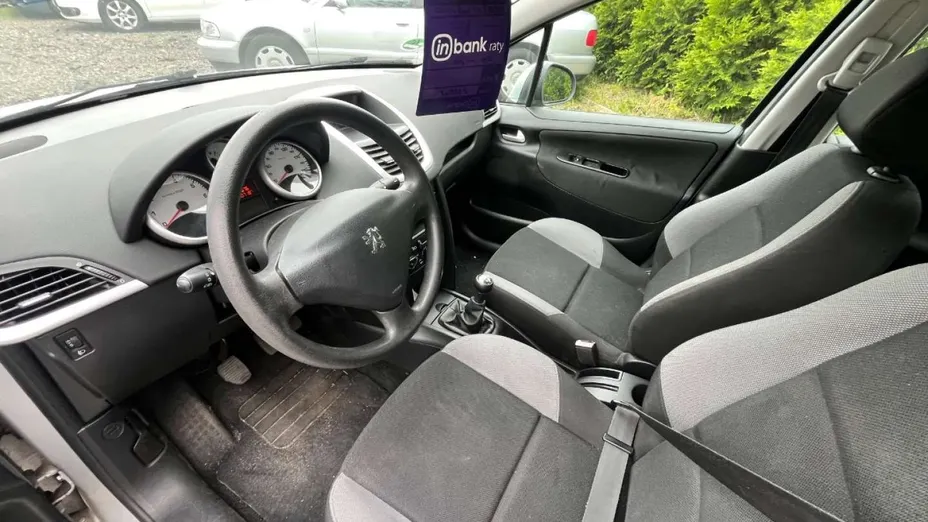 PEUGEOT 207 -
