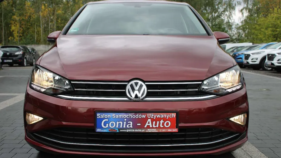VOLKSWAGEN Golf Sportsvan -