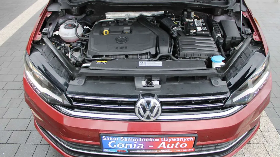 VOLKSWAGEN Golf Sportsvan -
