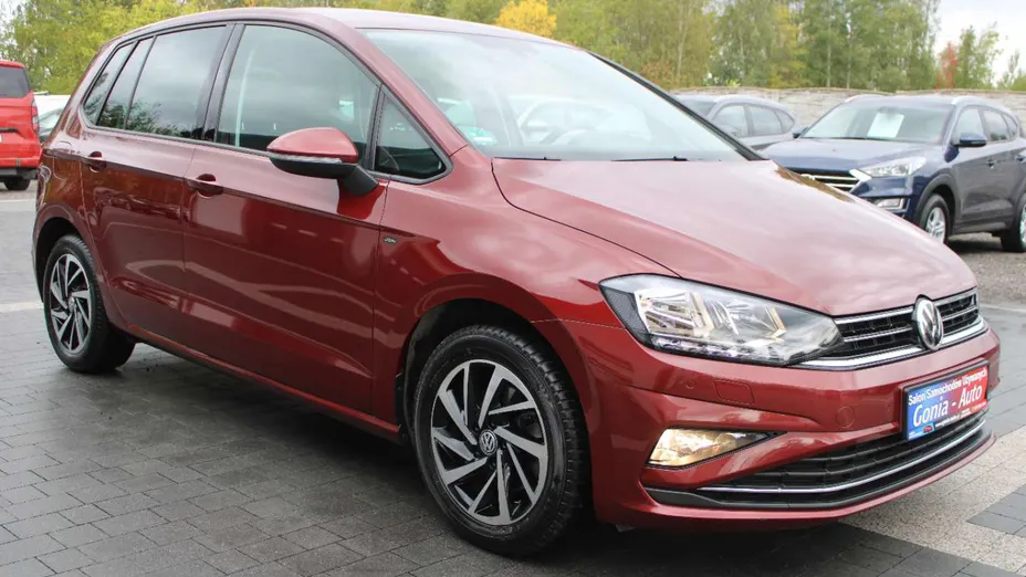 VOLKSWAGEN Golf Sportsvan -