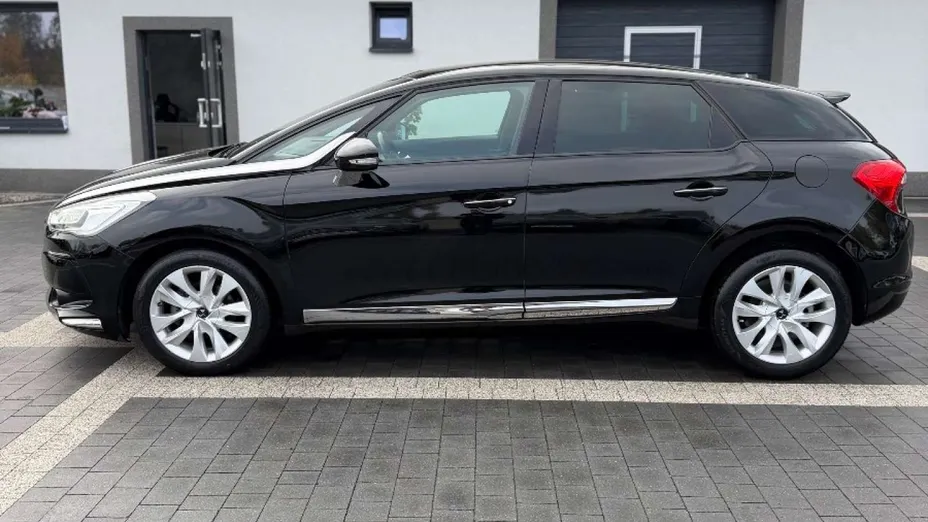 DS 5 -