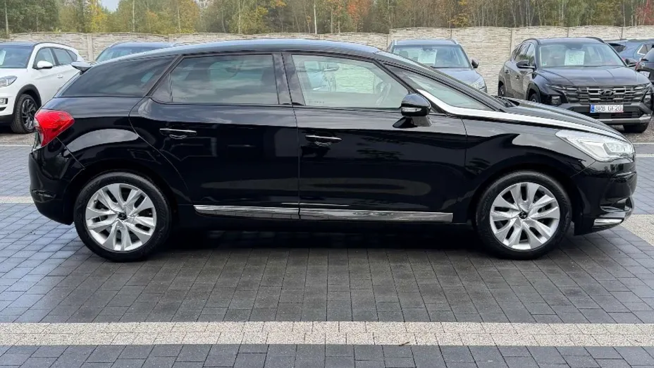 DS 5 -