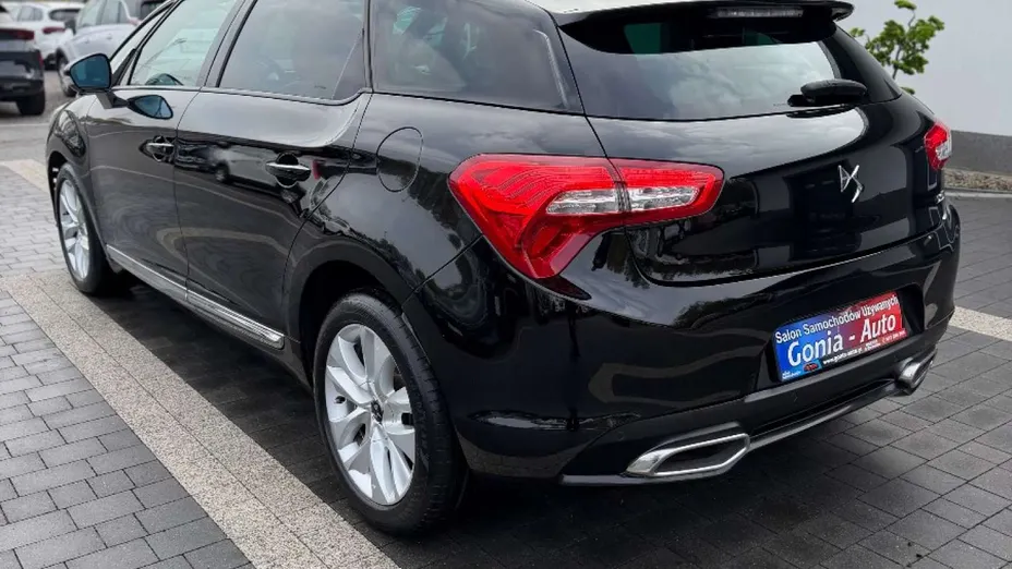 DS 5 -