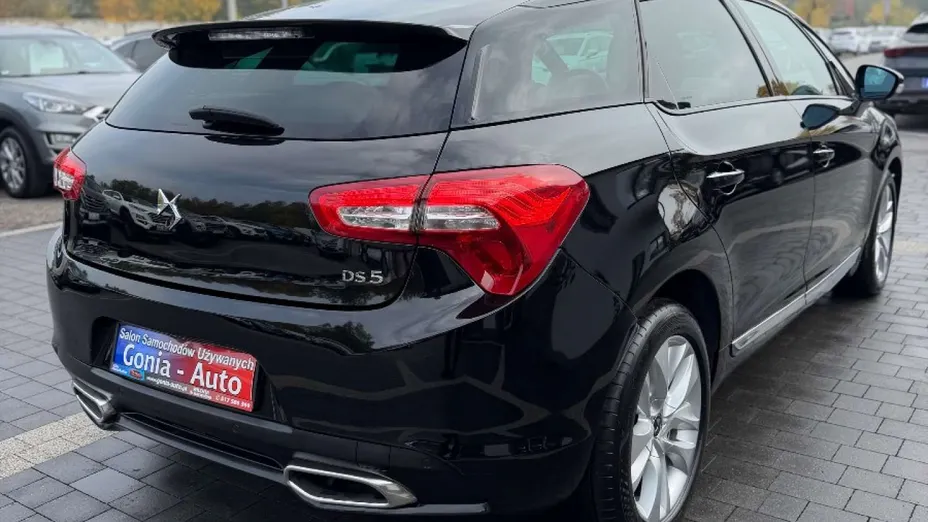 DS 5 -