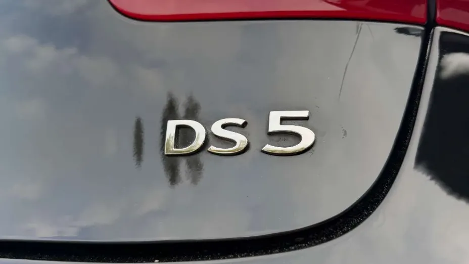 DS 5 -