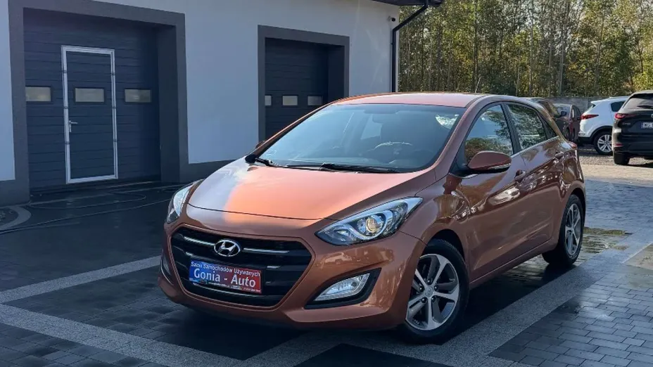 HYUNDAI i30 -