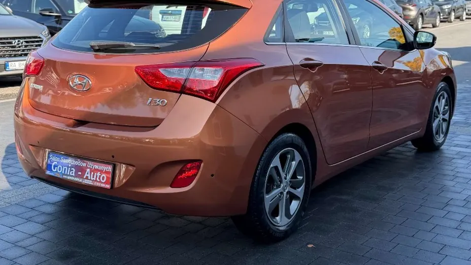 HYUNDAI i30 -