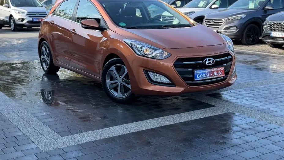 HYUNDAI i30 -