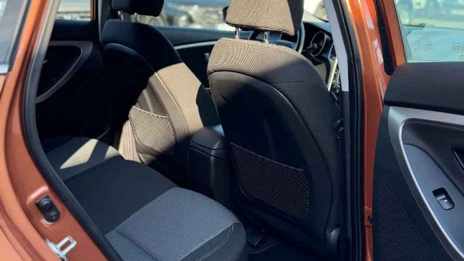 HYUNDAI i30 -