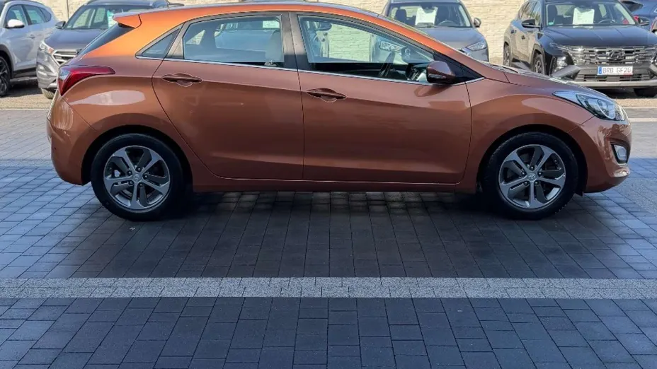 HYUNDAI i30 -
