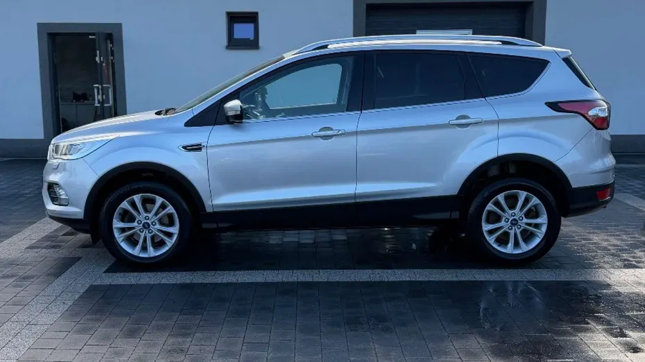 FORD Kuga -