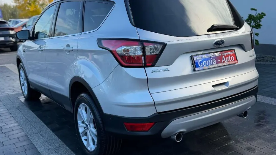 FORD Kuga -