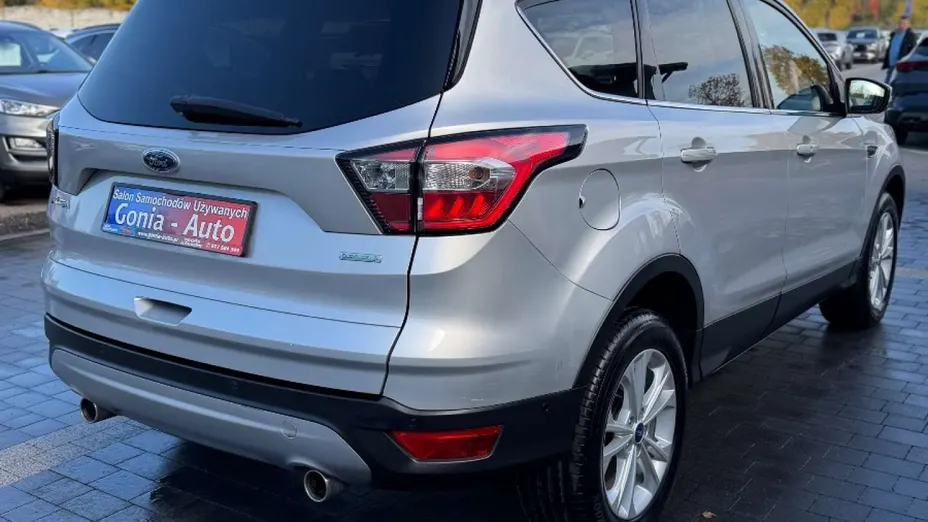 FORD Kuga -