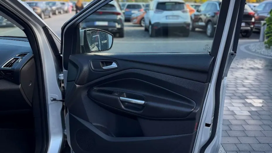 FORD Kuga -