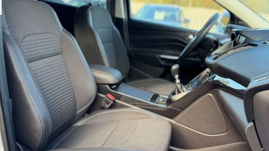 FORD Kuga -