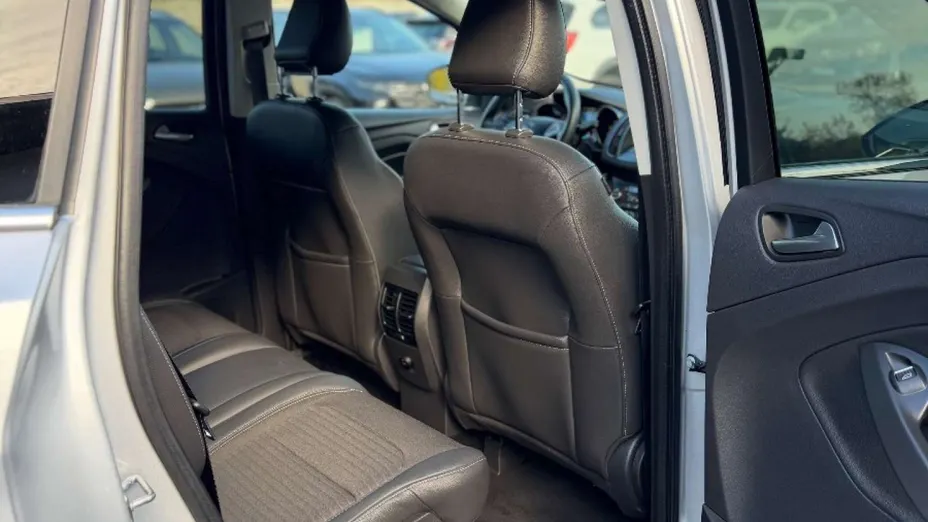 FORD Kuga -
