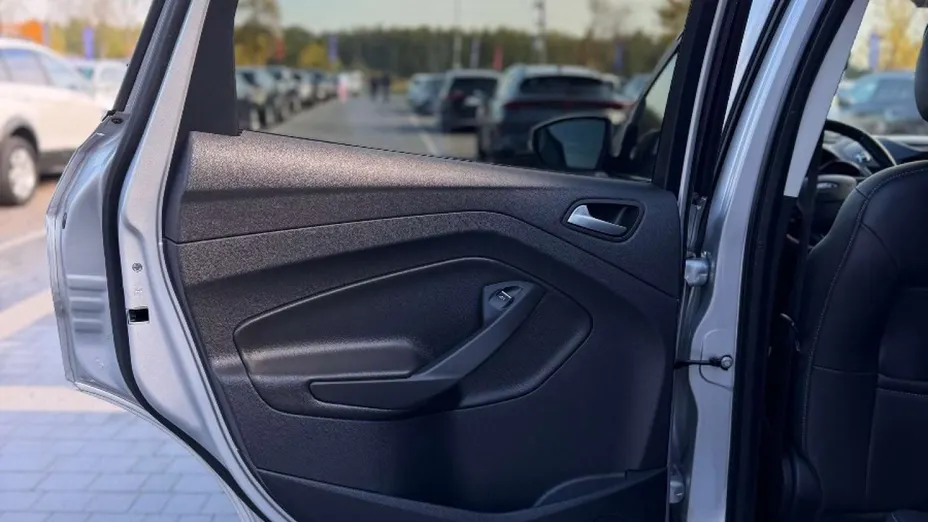 FORD Kuga -