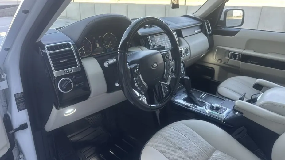 LAND ROVER Range Rover -