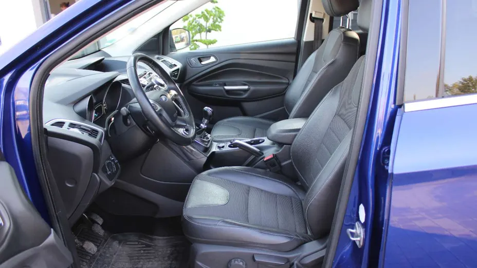 FORD Kuga -