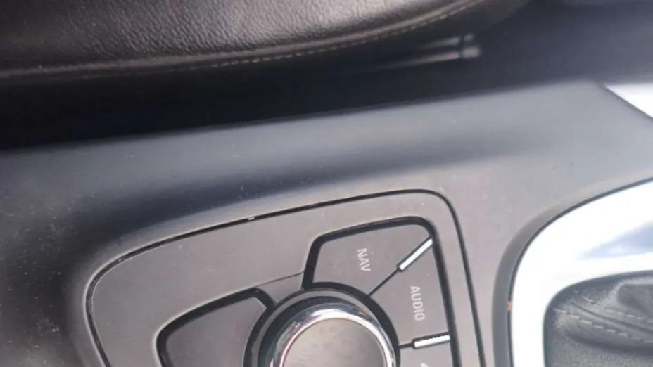 OPEL Insignia -