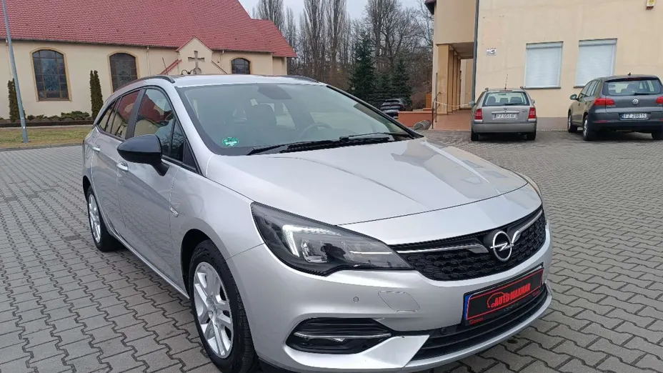 OPEL Astra -