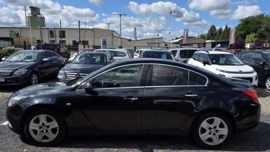 OPEL Insignia -