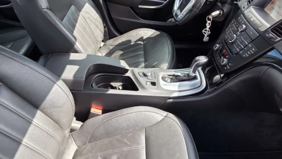 OPEL Insignia -