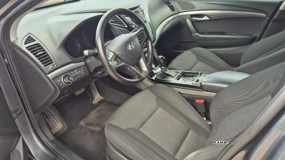 HYUNDAI i40 -