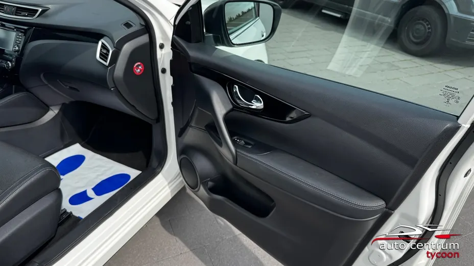 NISSAN Qashqai -