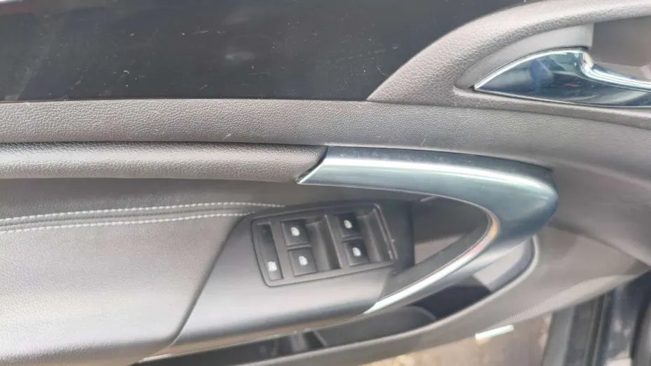 OPEL Insignia -
