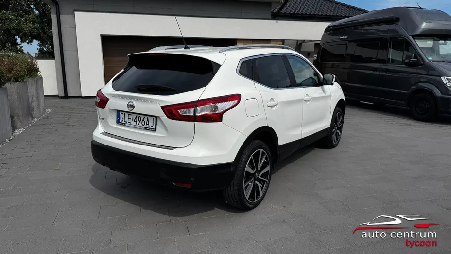 NISSAN Qashqai -
