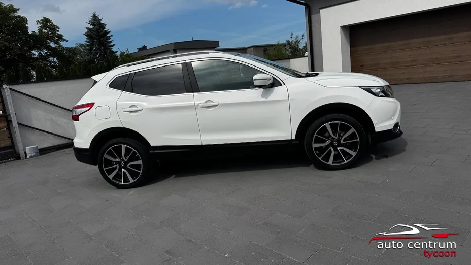 NISSAN Qashqai -